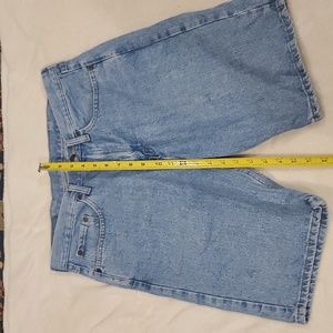 Wrangler relaxed fit Jean Shorts  34 waist